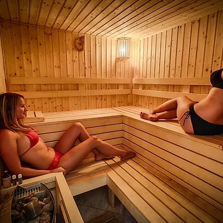 Opusztaszeri Erdei Wellness Vendeghaz Gæstehus