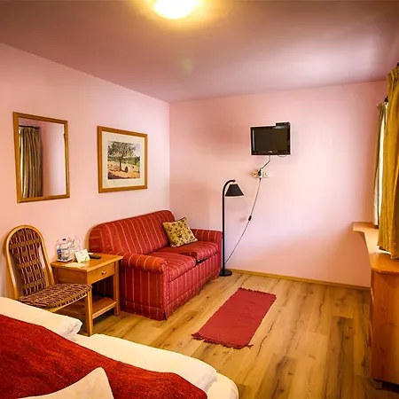 Opusztaszeri Erdei Wellness Vendeghaz 3* Opusztaszer