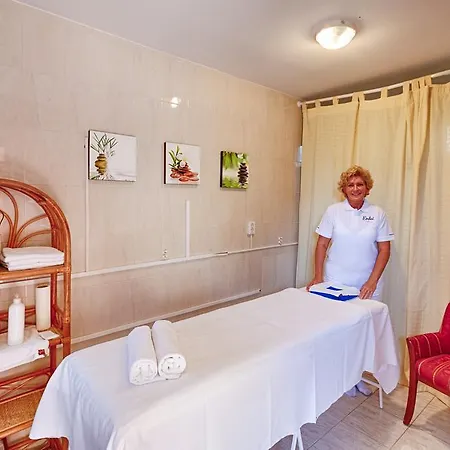 Gæstehus Opusztaszeri Erdei Wellness Vendeghaz