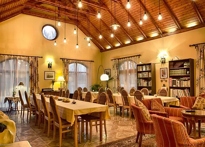 Opusztaszeri Erdei Wellness Vendeghaz Opusztaszer