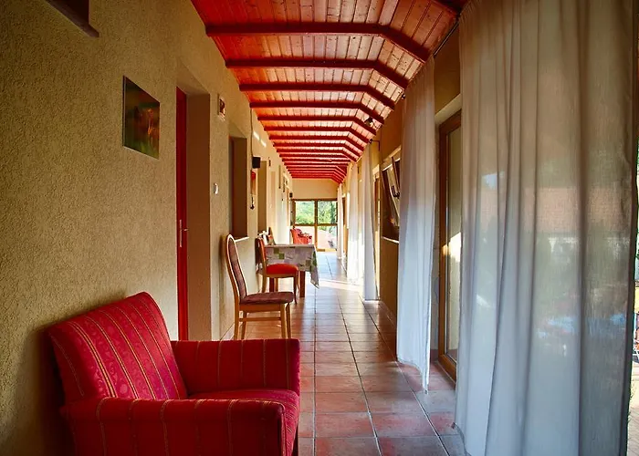 Opusztaszeri Erdei Wellness Vendeghaz