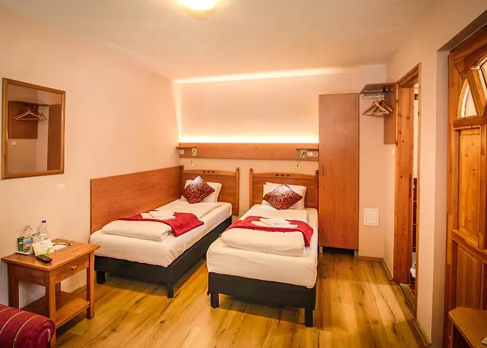 Opusztaszeri Erdei Wellness Vendeghaz Pensjonat Opusztaszer