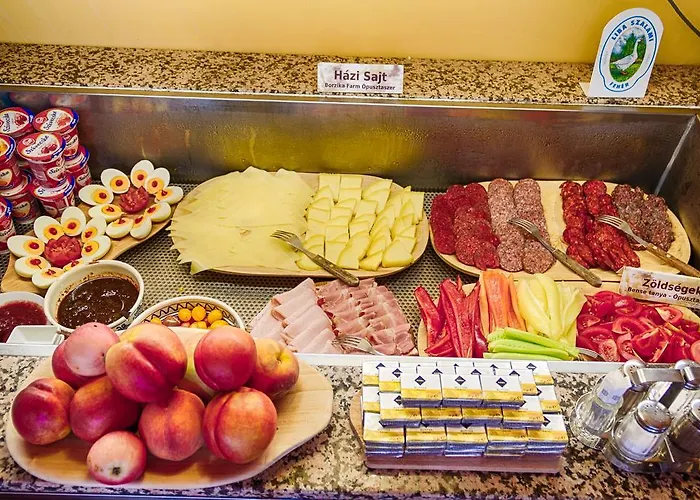 Opusztaszeri Erdei Wellness Vendeghaz Pensjonat 3*