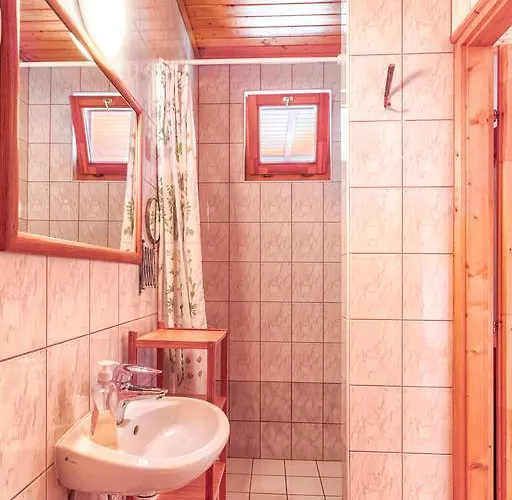 Opusztaszeri Erdei Wellness Vendeghaz Pensjonat