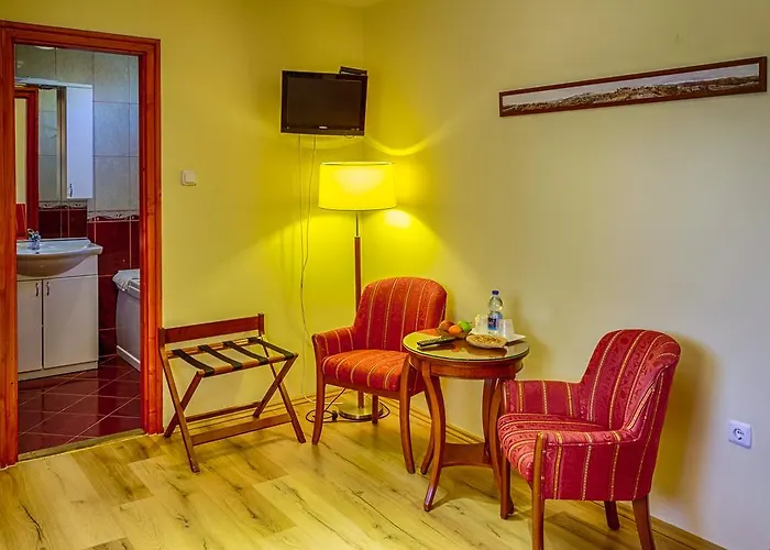 Opusztaszeri Erdei Wellness Vendeghaz