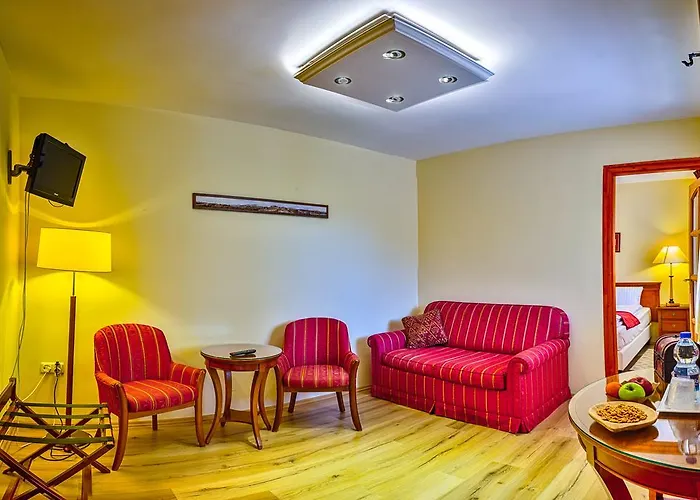 Opusztaszeri Erdei Wellness Vendeghaz Pensjonat